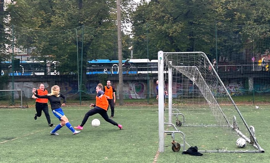 Maali aikuisten kuntofutis SAPA