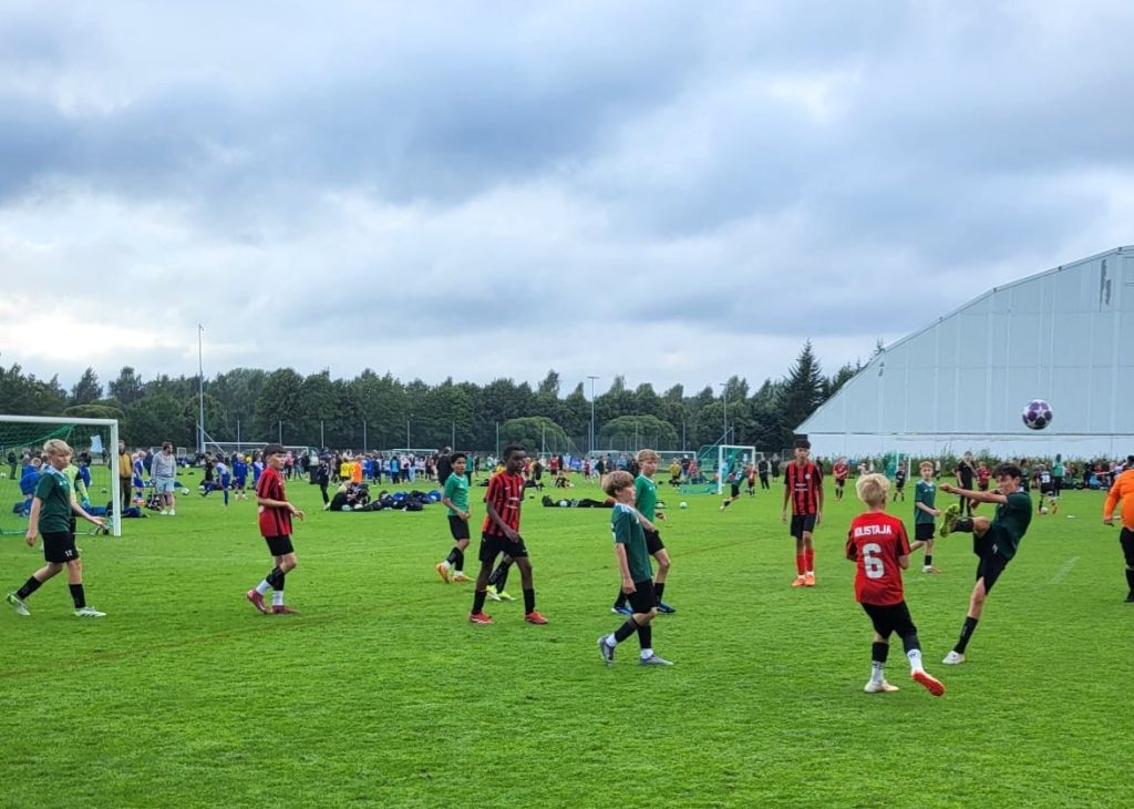 Pallo lentää SAPA P14 vs PK-35 Raita Pingviini Cup 2026